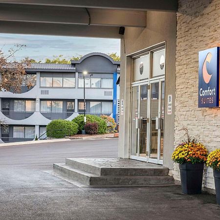 Quality Inn & Conference Centre Kingston Central Buitenkant foto