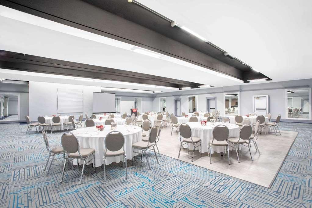 Quality Inn & Conference Centre Kingston Central Faciliteiten foto