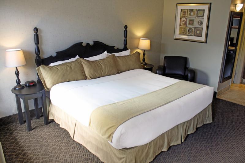 Quality Inn & Conference Centre Kingston Central Buitenkant foto